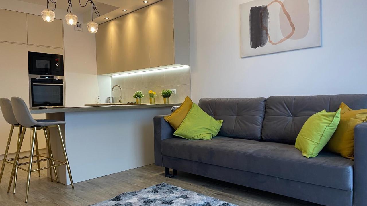 2-room In New House, Wola Warschau